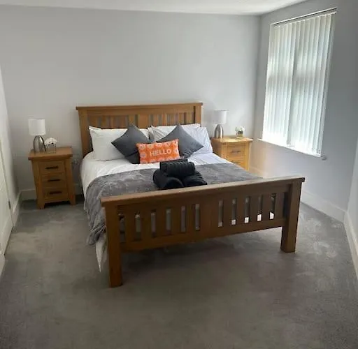 Spacious 2 Bedroom Flat