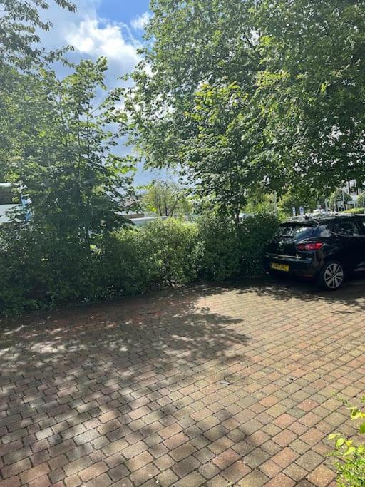 Spacious 2 Bedroom Flat Apartment *