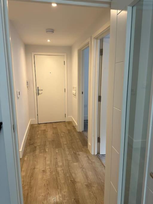 Spacious 2 Bedroom Flat *